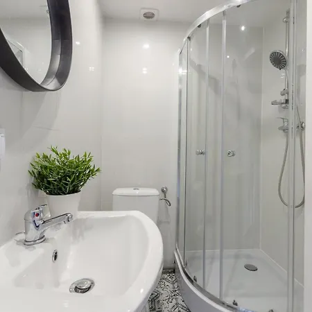 Centrum 2 Andrzeja Struga 46 * Łódź